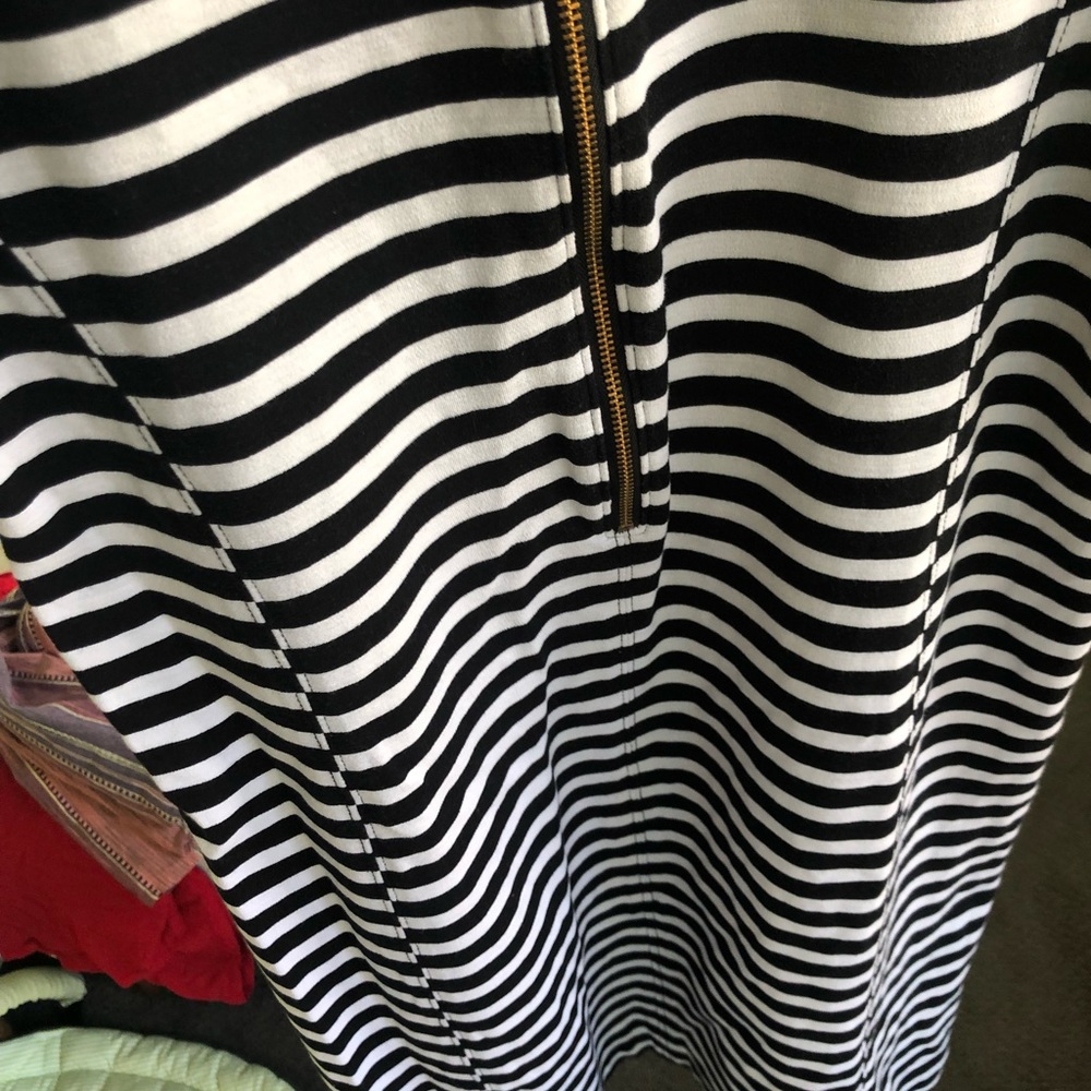 J crew short sleeve sheath dress - Picture 4 of 5